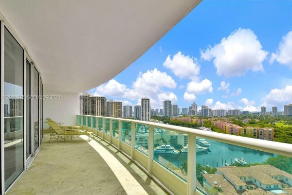 19955 NE 38th #1701 Aventura, FL 33180