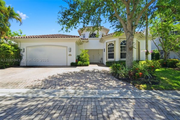 1205 Seagull Ter Hollywood, FL 33019