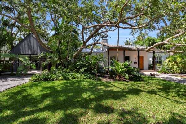7420 SW 53rd Pl Miami, FL 33143