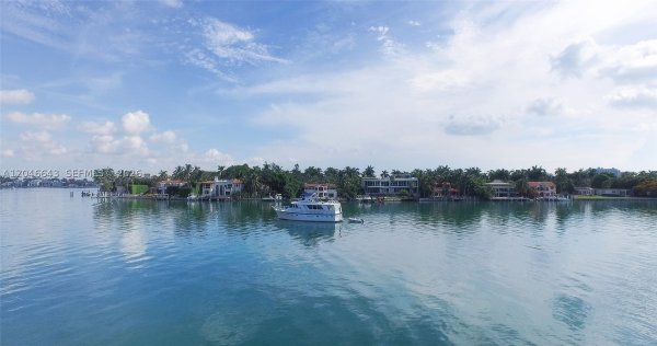 257 N Coconut Ln Miami Beach, FL 33139