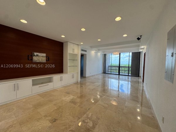 90 Edgewater Dr #PH15 Coral Gables, FL 33133