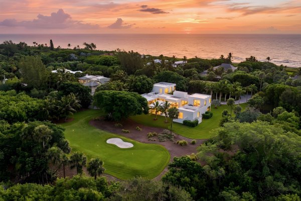 12 N Beach Jupiter Island, FL 33455