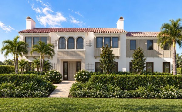 260 E Lakewood Rd West Palm Beach, FL 33405