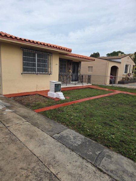 1781 SW 13th St Miami, FL 33145