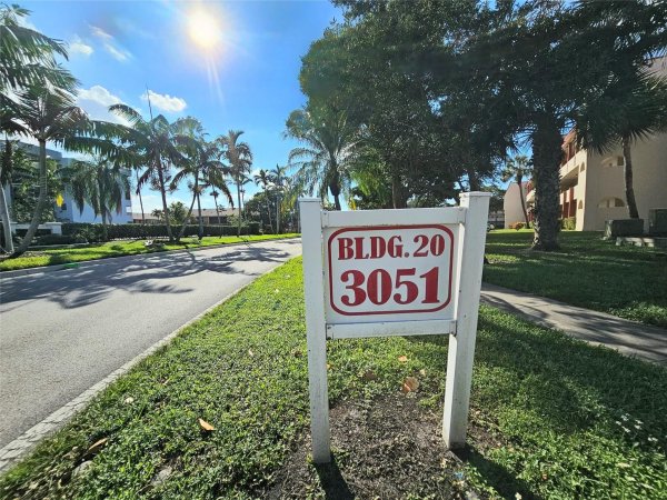 3051 Sunrise Lks Dr #203 Fort Lauderdale, FL 33322