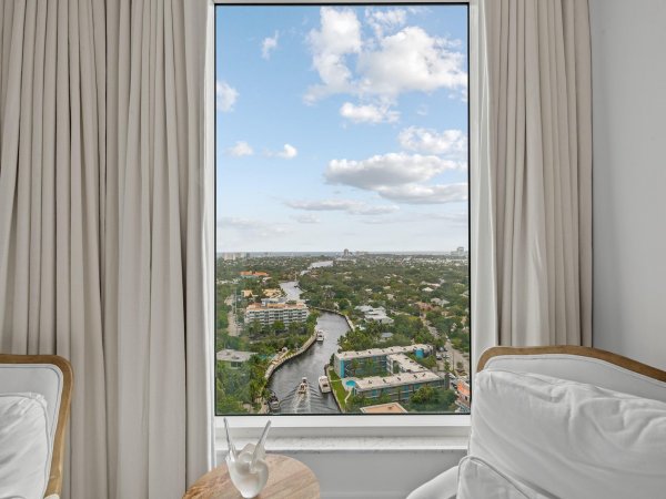 411 N New Riv #2401 Fort Lauderdale, FL 33301