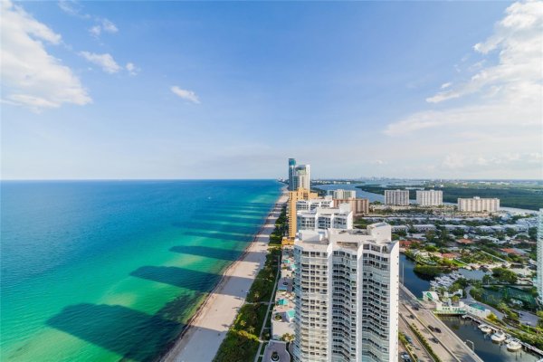 16699 Collins #4201 Sunny Isles Beach, FL 33160