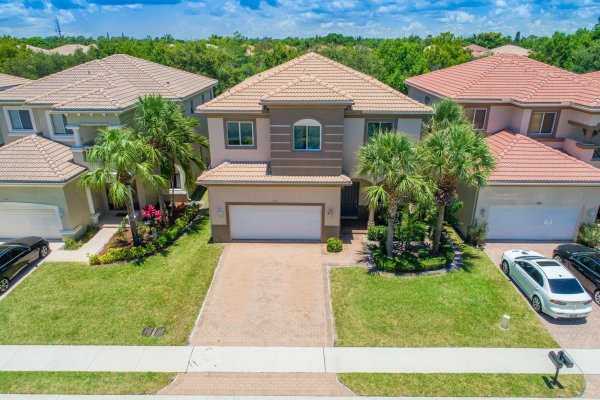 1088 Grove Park Cir Boynton Beach, FL 33436