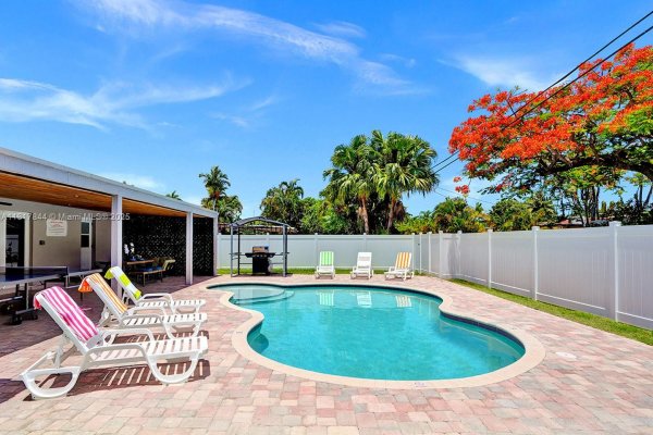 1301 Rodman St Hollywood, FL 33019