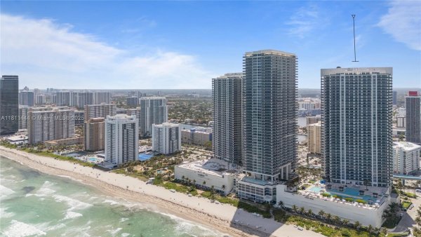 1800 S Ocean Dr #1708 Hallandale Beach, FL 33009