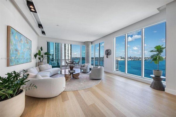 900 Brickell Key Blvd #1403 Miami, FL 33131