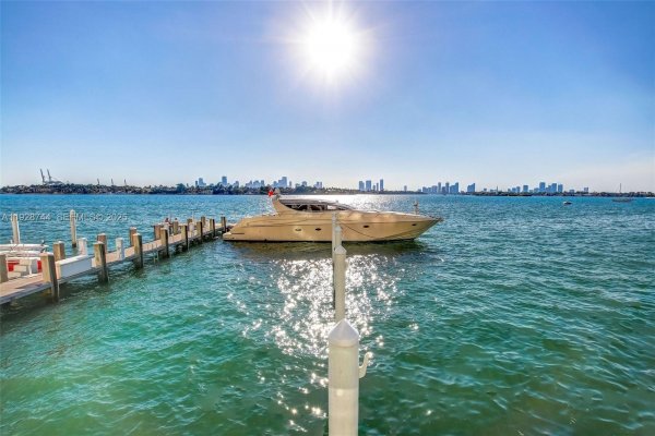 1000 West Ave #1501 Miami Beach, FL 33139