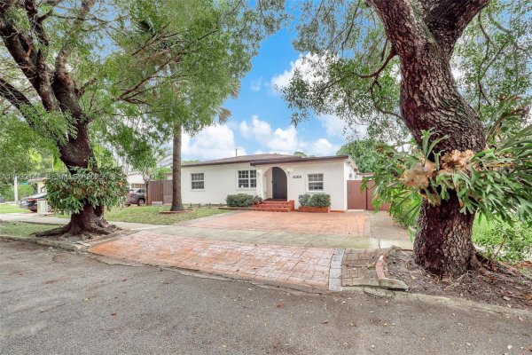6266 SW 42nd St South Miami, FL 33155
