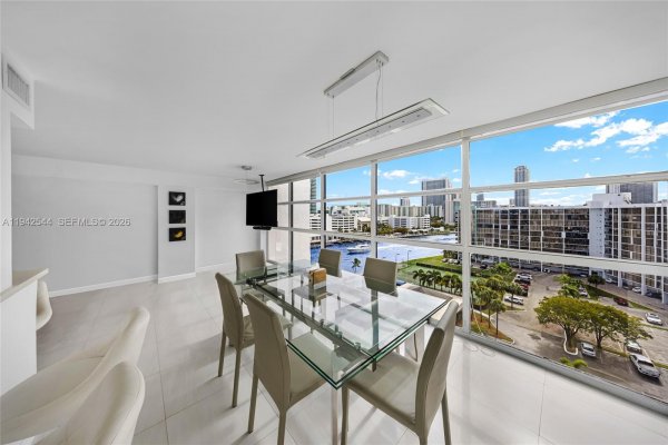 600 Parkview Dr #1114 Hallandale Beach, FL 33009