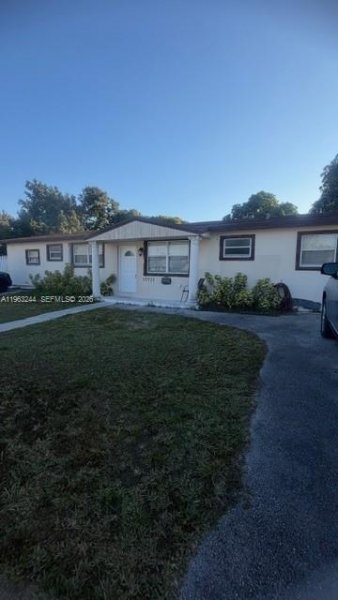 19731 SW 116th Ave Miami, FL 33157
