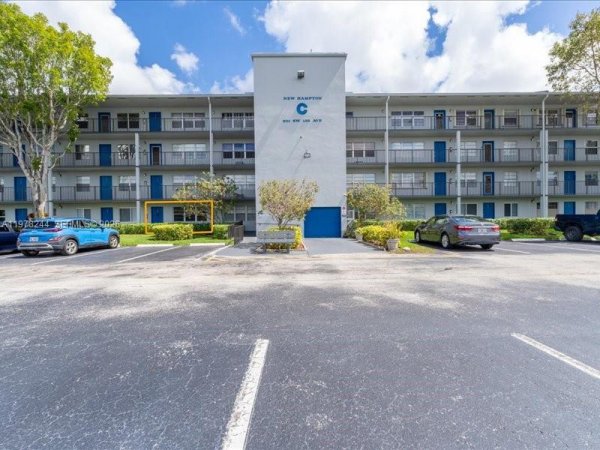 301 SW 135th Ave #108C Pembroke Pines, FL 33027