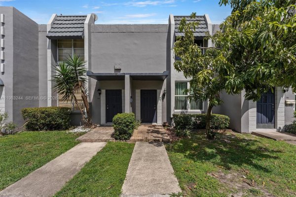 314 NE 142nd St #16C Miami, FL 33161