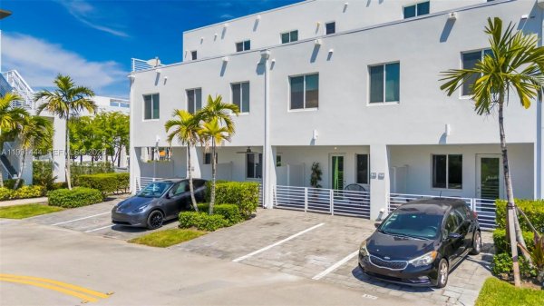 6416 NW 102nd Ct #118 Doral, FL 33178