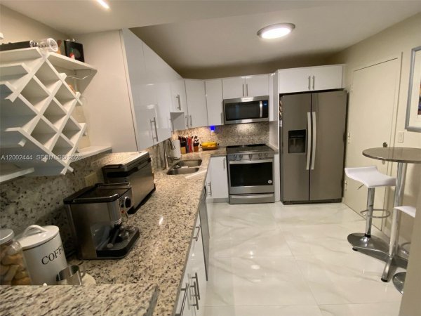 1833 S Ocean Dr #309 Hallandale Beach, FL 33009