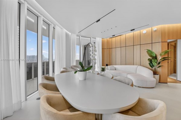 4100 Island Blvd #904 Aventura, FL 33160