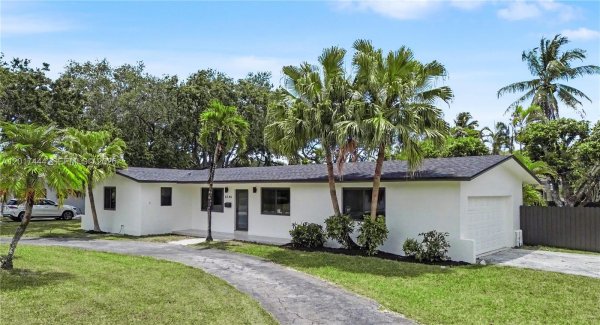 8340 SW 154th Ter Palmetto Bay, FL 33157