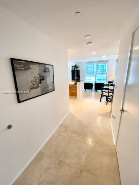 1060 Brickell Ave #2003 Miami, FL 33131