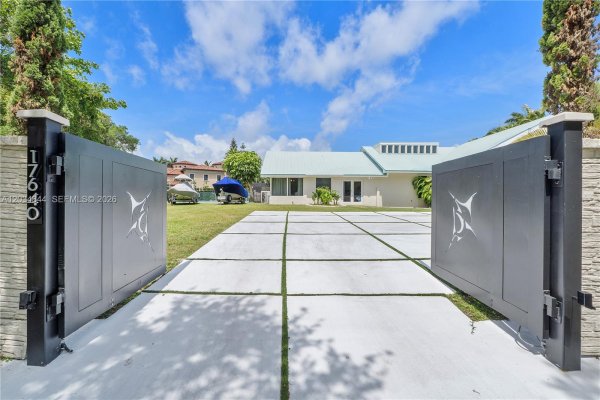 17640 Old Cutler Palmetto Bay, FL 33157