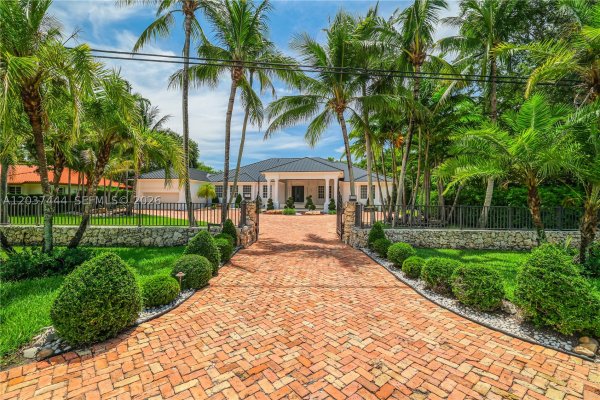 12201 SW 92nd Ave Miami, FL 33176
