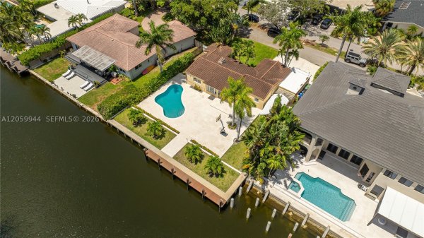 330 Coconut Isle Dr Fort Lauderdale, FL 33301