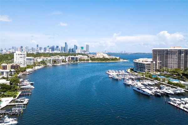 3 Grove Isle Dr #CPH08 Miami, FL 33133