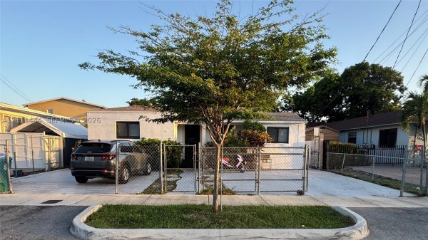 2918 SW 2nd St Miami, FL 33135