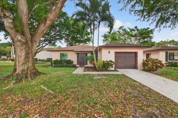14584 Bonaire Delray Beach, FL 33446