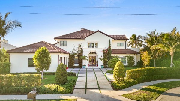 110 Spoonbill Manalapan, FL 33462