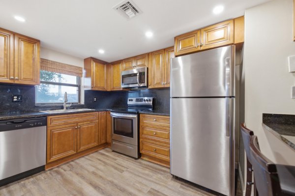 1981 W Woolbright #E101 Boynton Beach, FL 33426