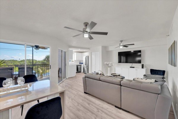 275 Palm #B304 Jupiter, FL 33477
