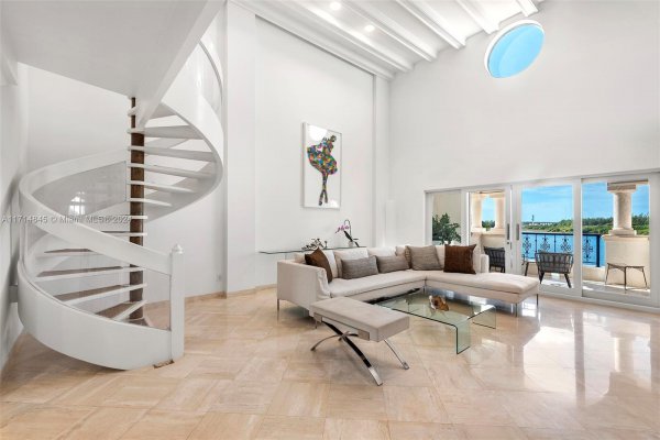 2444 Fisher Is Dr #5404 Miami Beach, FL 33109