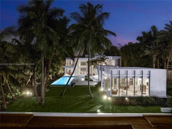 30 Palm Ave Miami Beach, FL 33139 30 Palm Ave Miami Beach, FL 33139