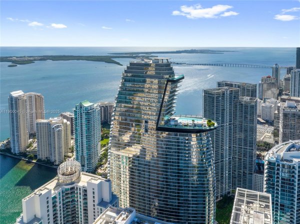 300 Biscayne Blvd Way #5201E Miami, FL 33131
