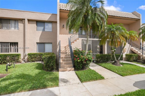 380 Racquet Clb Rd #204 Weston, FL 33326