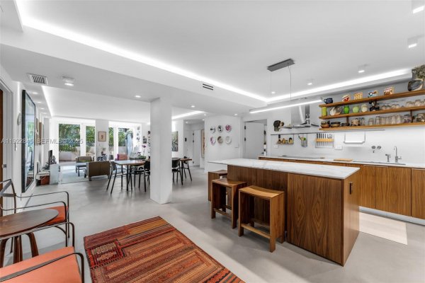 161 Crandon Blvd #125 Key Biscayne, FL 33149