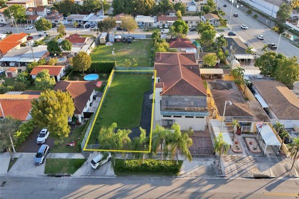 358 W 12th St Hialeah, FL 33010