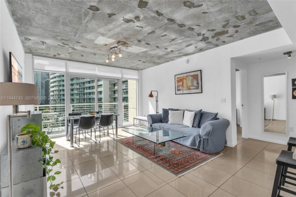 3250 NE 1st Ave #1120 Miami, FL 33137