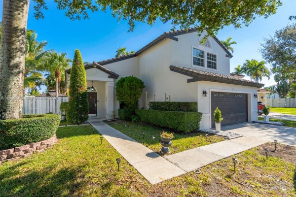 2003 NW 181st Ave Pembroke Pines, FL 33029