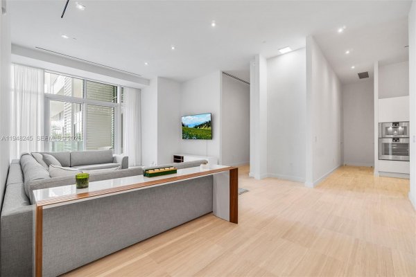 4701 N Meridian Ave #210 Miami Beach, FL 33140