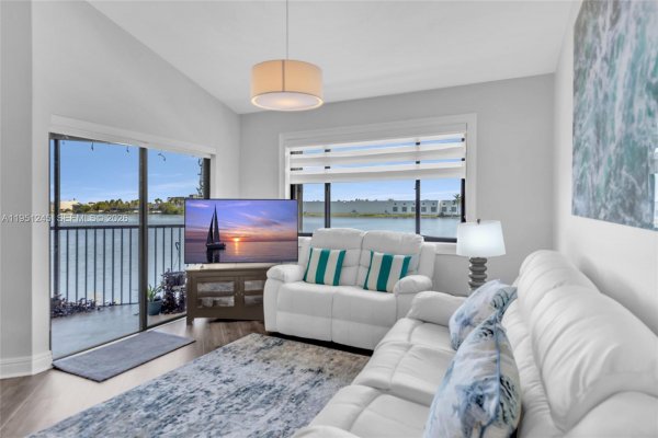 15539 N Miami Lakeway N #203-22 Miami Lakes, FL 33014