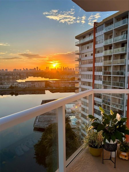 1301 NE Miami Gdns Dr #1406W Miami, FL 33179