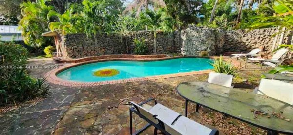 3840 Crawford Ave Miami, FL 33133