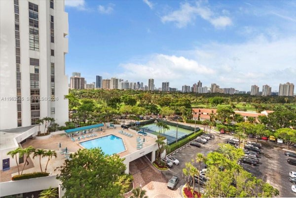 20225 NE 34th Ct #917 Aventura, FL 33180