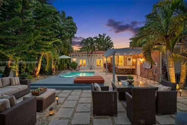 911 Mariana Ave Coral Gables, FL 33134