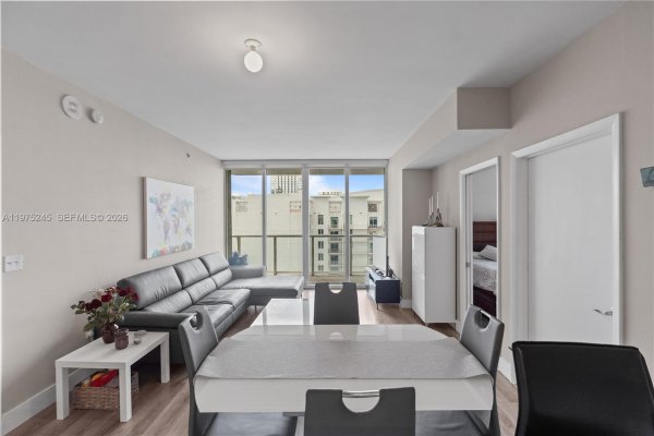 244 Biscayne Blvd #2410 Miami, FL 33132